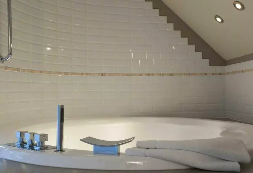 Отель Château Le Clos