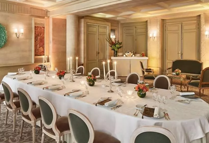 ホテル Le Meurice – Dorchester Collection