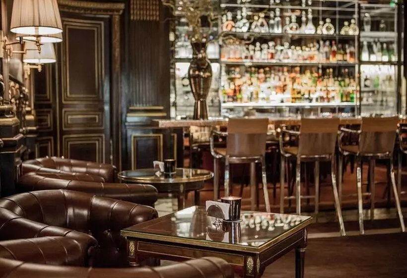 ホテル Le Meurice – Dorchester Collection