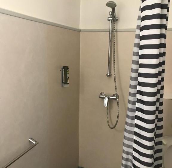 هتل Logis Hôtel Le Manoir & Lounge