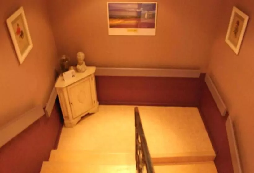 Отель Logis Hôtel Le Manoir & Lounge