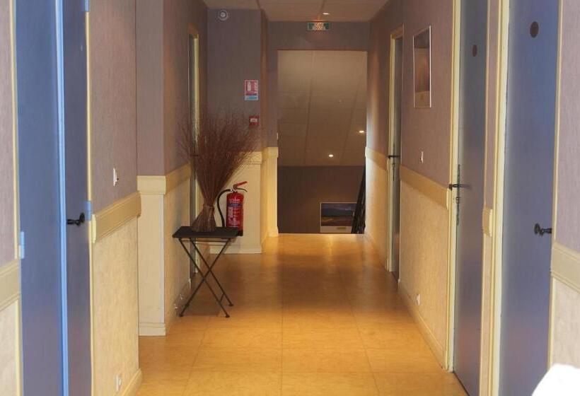 هتل Logis Hôtel Le Manoir & Lounge