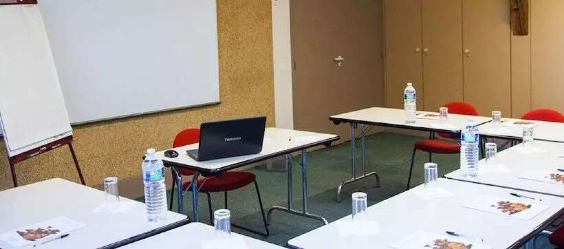 Hotel Logis Le Relais Fleuri