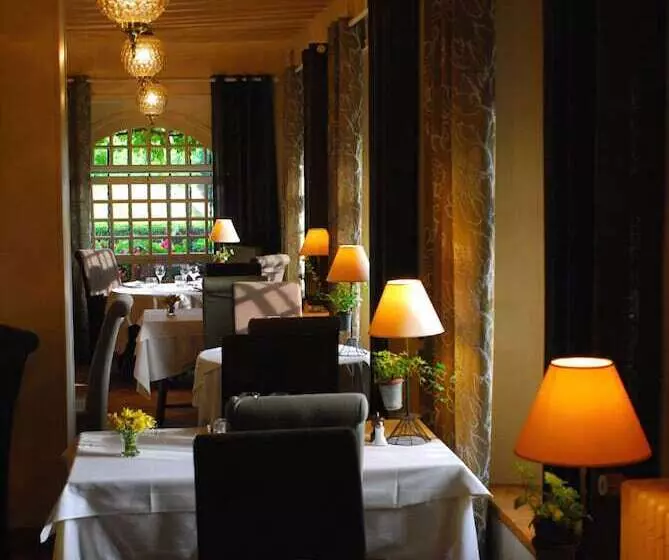 Hotel Logis Le Relais Fleuri