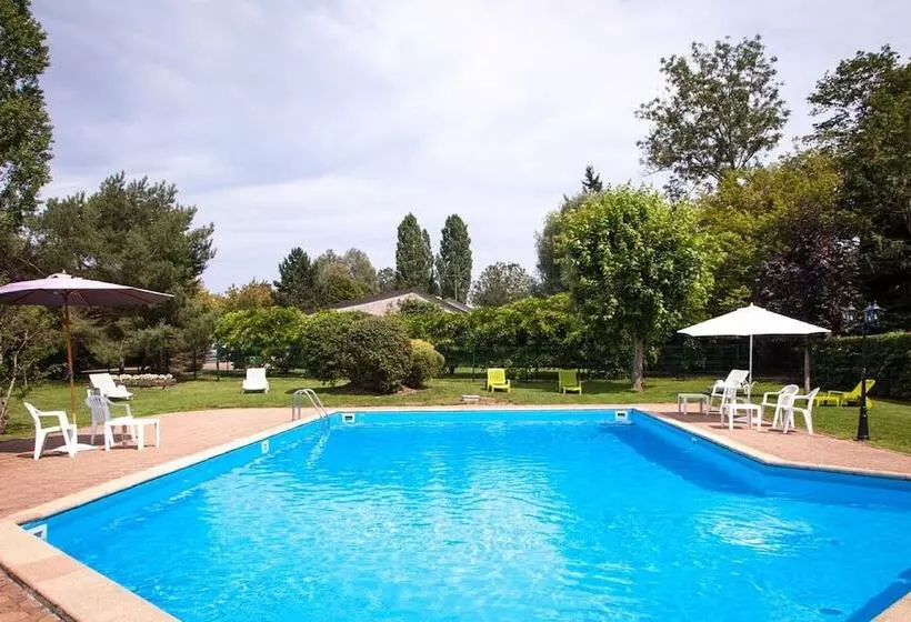 Hotel Logis Le Relais Fleuri