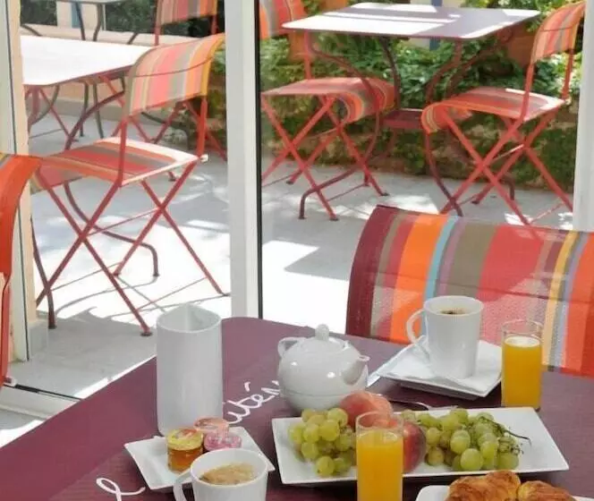 בית מלון כפרי Méditerranée