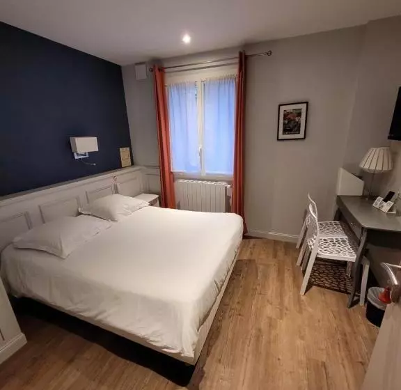 هتل Logis Hôtel Restaurant Le Monarque