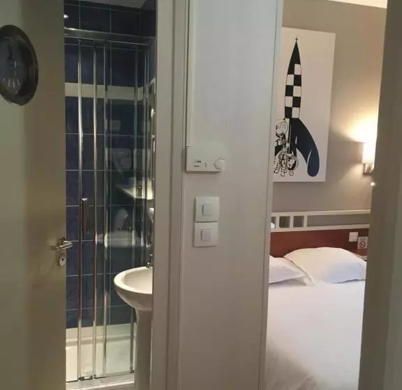 هتل Logis Hôtel Restaurant Le Monarque