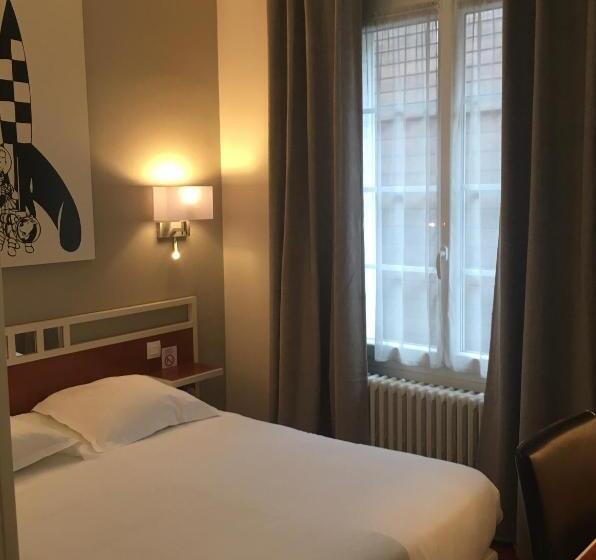 호텔 Logis Hôtel Restaurant Le Monarque