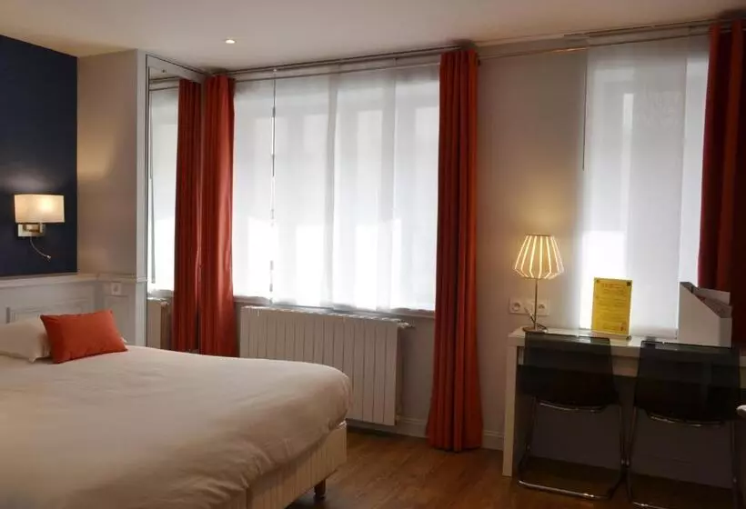 هتل Logis Hôtel Restaurant Le Monarque