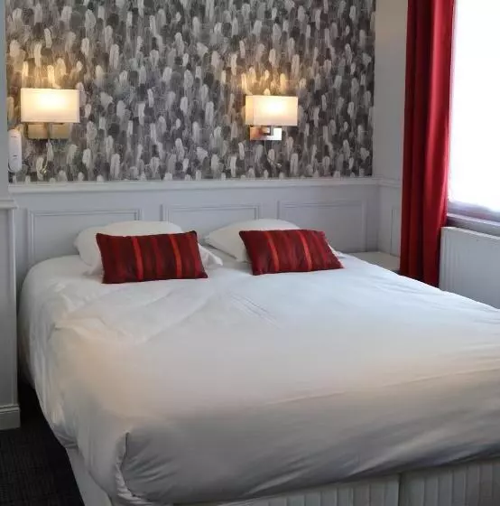 هتل Logis Hôtel Restaurant Le Monarque