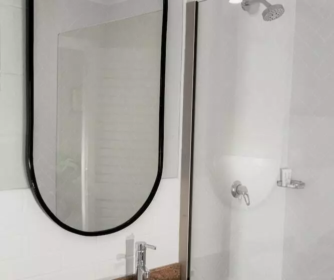 Capricorn Hotel Suva