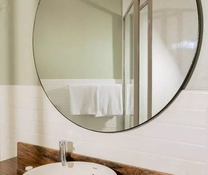 Capricorn Hotel Suva