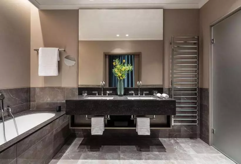 هتل Anantara Plaza Nice