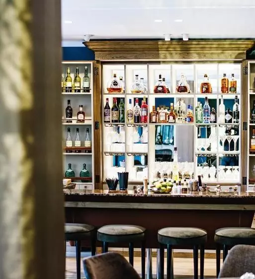 Отель Auberge Du Pere Bise  Jean Sulpice