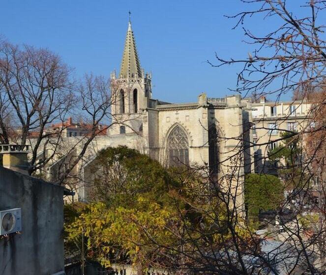 בית מלון כפרי Hôtel Les Corps Saints