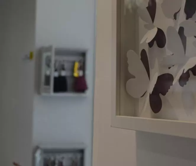 هتل Hôtel Les Corps Saints