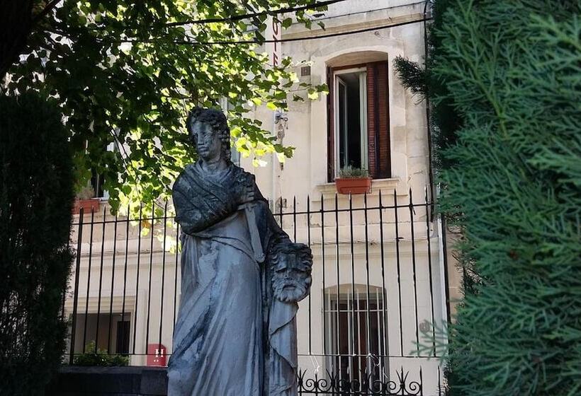 בית מלון כפרי Hôtel Les Corps Saints