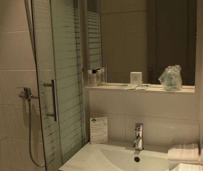 בית מלון כפרי Hôtel Les Corps Saints