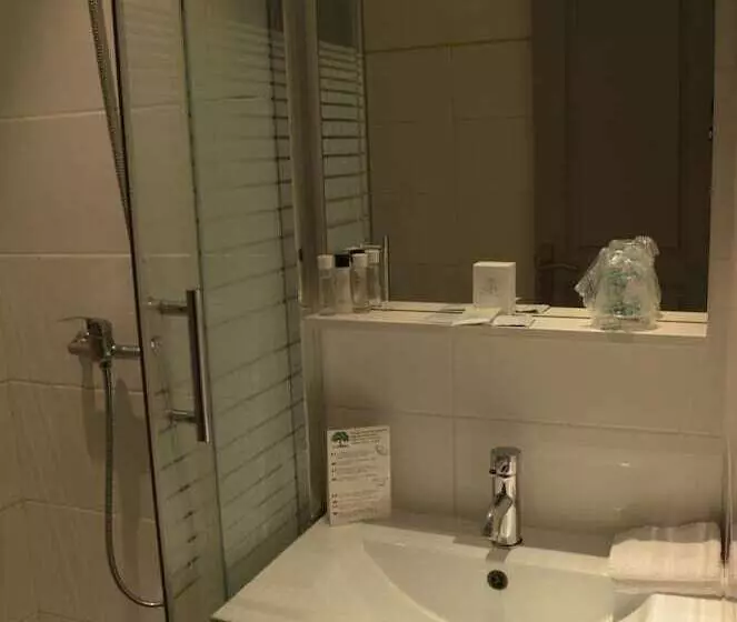 هتل Hôtel Les Corps Saints