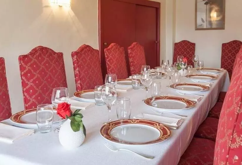 Отель Hôtel Saint Jacques