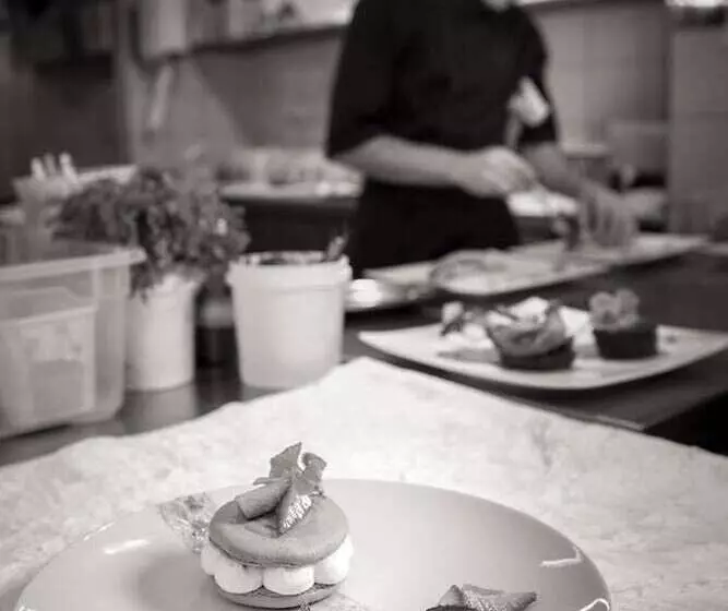 هتل Logis Le Relais De Farrou Hôtel Restaurant Spa