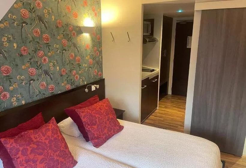 هتل Logis Hôtels Le Saint Georges