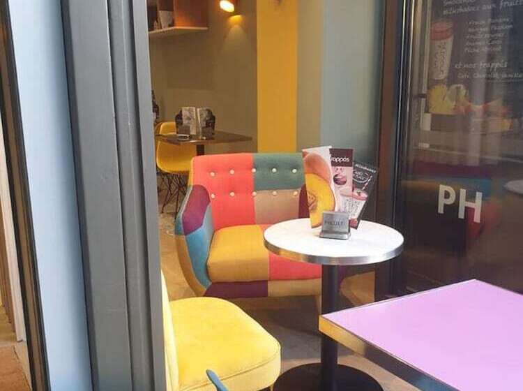 Panam Hotel Paris Gambetta Place Gambetta Mairie Du 20 Emme