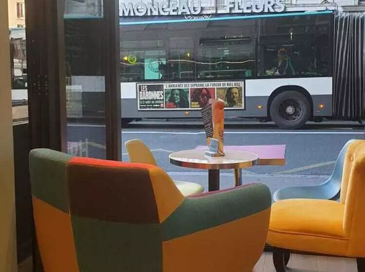 Panam Hotel Paris Gambetta  Place Gambetta Mairie Du 20 Emme