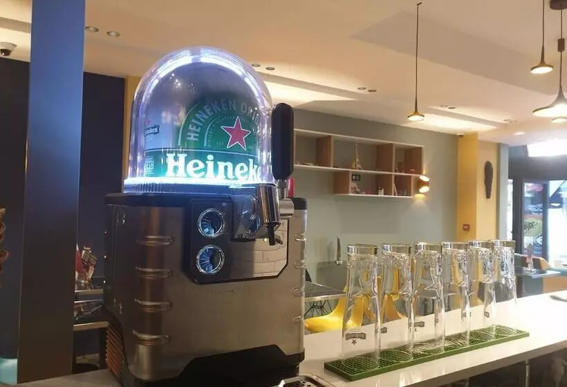 Panam Hotel Paris Gambetta  Place Gambetta Mairie Du 20 Emme