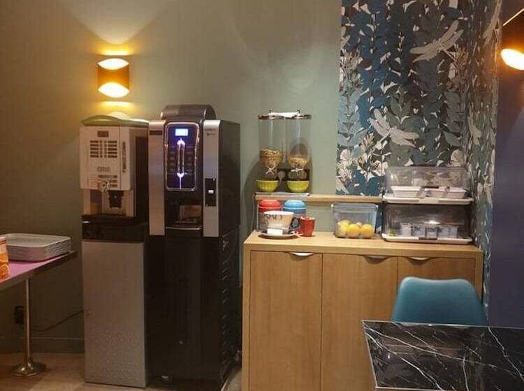 Panam Hotel Paris Gambetta Place Gambetta Mairie Du 20 Emme