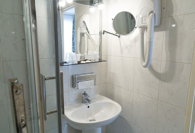 Panam Hotel Paris Gambetta Place Gambetta Mairie Du 20 Emme