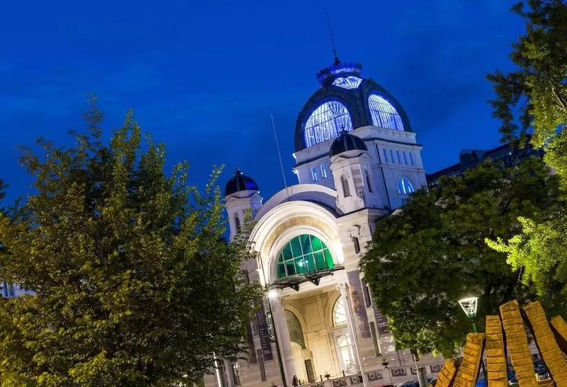 בית מלון כפרי Royal