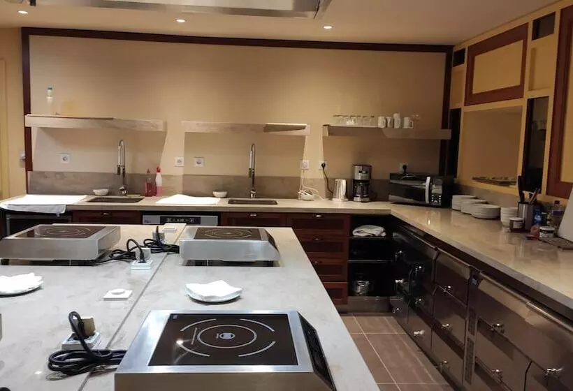 Отель Résidence Share Inn