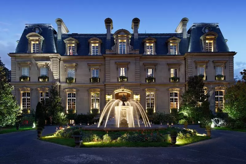 هتل Saint James Paris   Relais & Chateaux