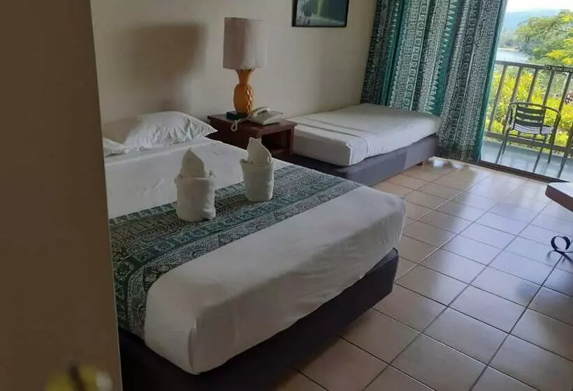 酒店 Savusavu Hot Springs