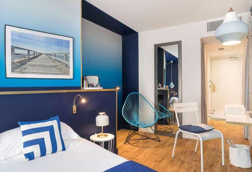 The Deck Hotel By Happyculture