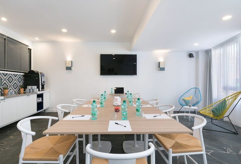 The Deck Hotel By Happyculture