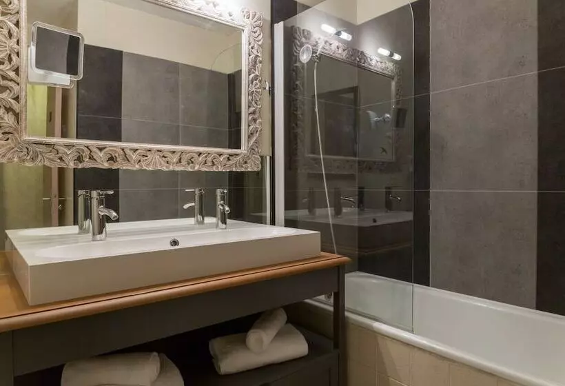 Hotel The Originals Access, Hostellerie Des Pins