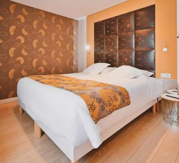 Отель The Originals Boutique, Hôtel Du Pont Roupt, Mende