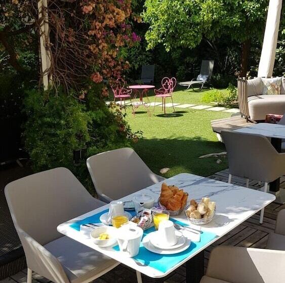 هتل Villa Victoria