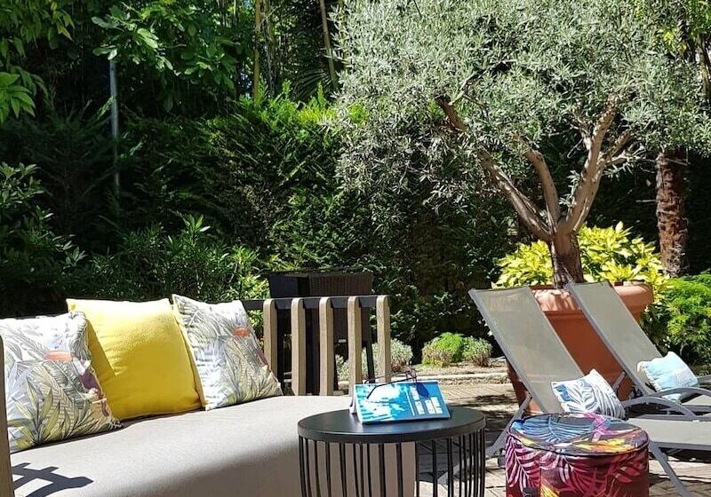 هتل Villa Victoria