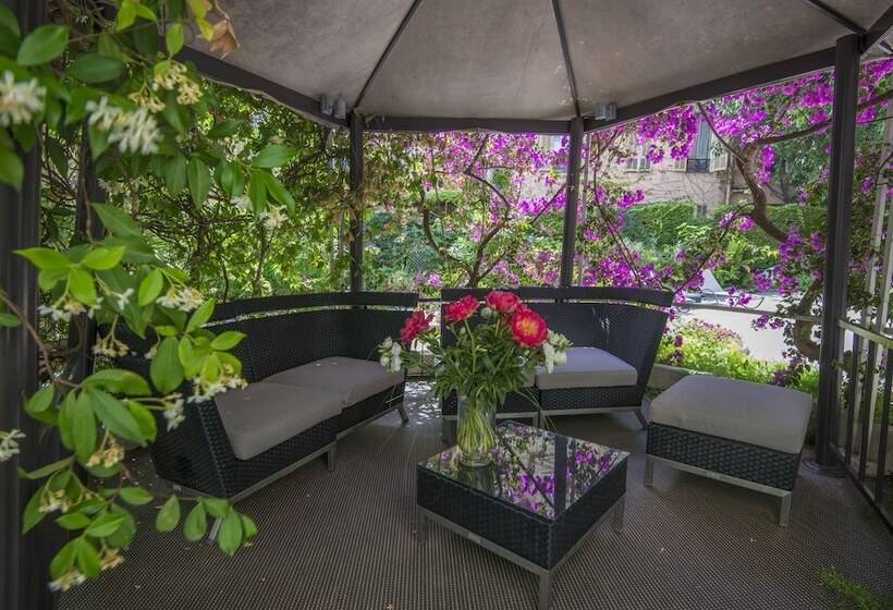 هتل Villa Victoria