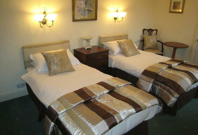 Ashleigh House   Hot Tub, Snooker Table, Sleeps 24