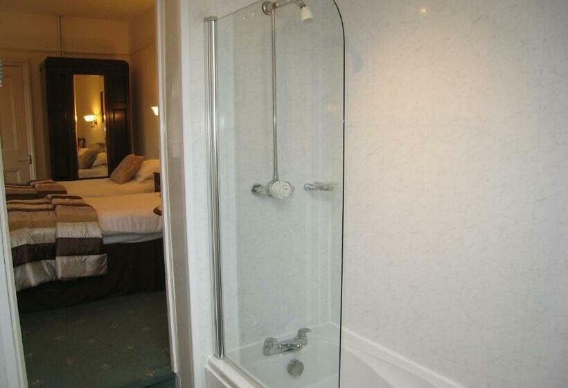 Ashleigh House   Hot Tub, Snooker Table, Sleeps 24