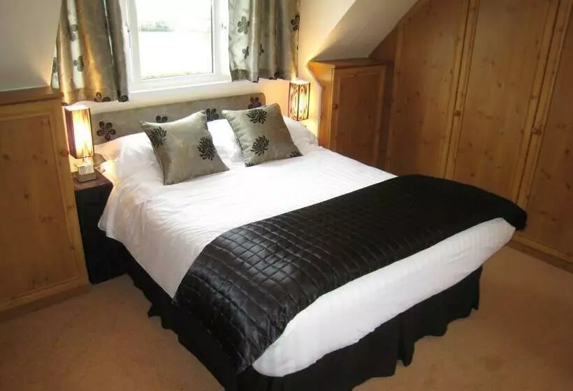 Ashleigh House Hot Tub, Snooker Table, Sleeps 24