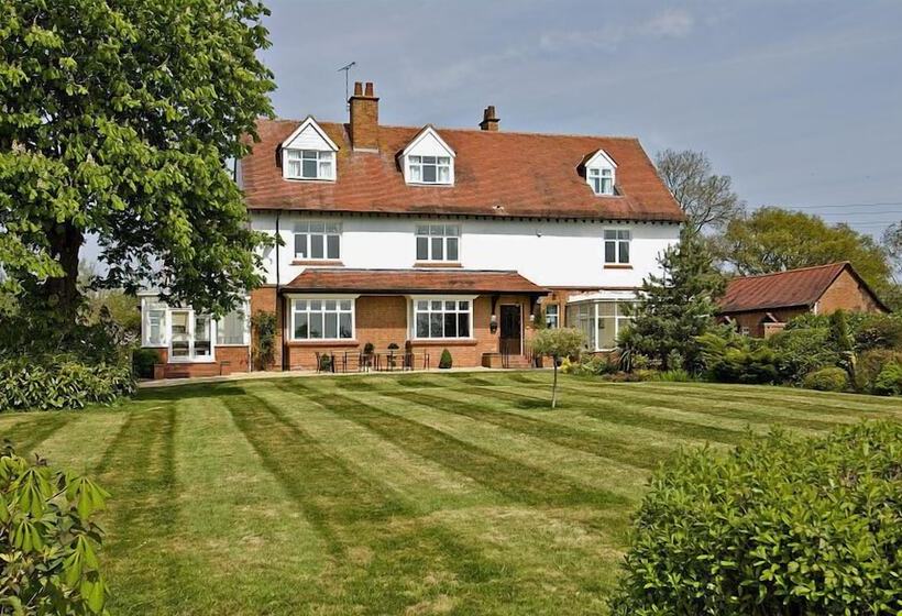 Ashleigh House   Hot Tub, Snooker Table, Sleeps 24