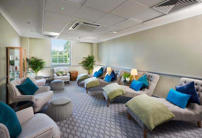 فندق Avisford Park