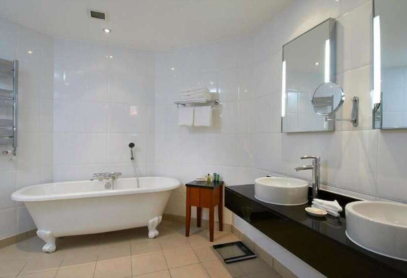 فندق Avisford Park