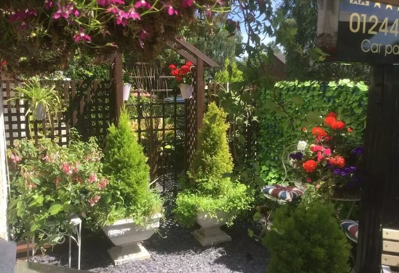 Brookside Hotel & Restaurant ,suitable For Solo Travelers, Couples, Families, Groups Education Trips